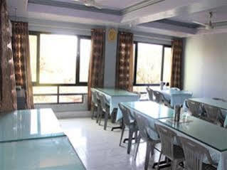 Hotel Madhuban ماهاباليشوار المظهر الخارجي الصورة
